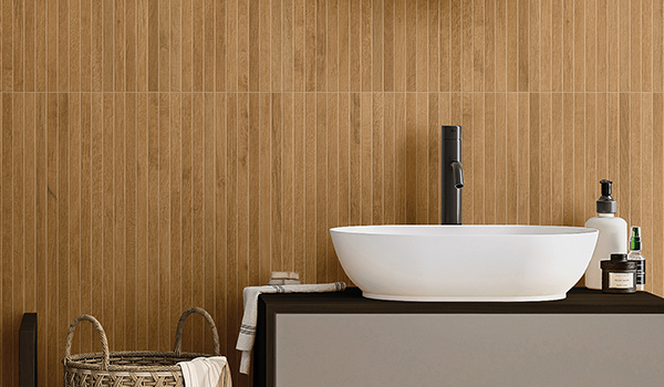 Bellanova_Bathroom-Close-Up_FTIBNV30_8x48_Honey_FTIBNV30_M1x48LIN_Ho
